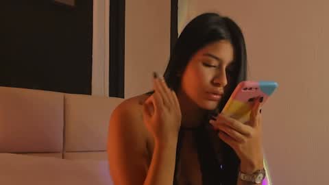 Snapshot of andrea_gomes_ chatting on February 2, 4:15 am andrea online show from February 2, 4:15 am