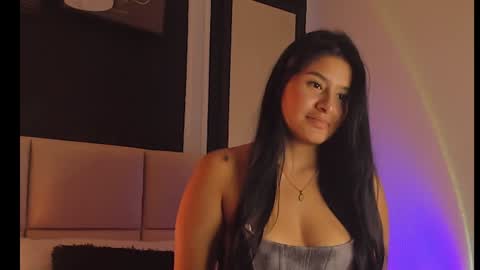 Snapshot of andrea_gomes_ chatting on January 22, 4:13 am andrea online show from January 22, 4:13 am