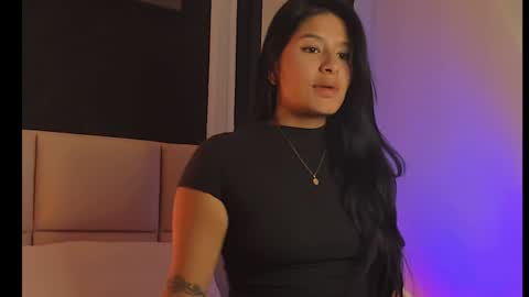 Snapshot of andrea_gomes_ chatting on January 11, 4:27 am andrea online show from January 11, 4:27 am