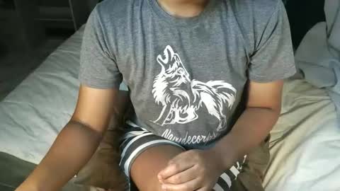 yanie online show from December 2, 2:02 am