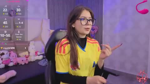 andrea_tay1 online show from July 7, 7:27 pm