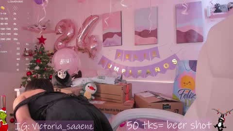 Snapshot of andromeedaa_ chatting on December 13, 3:21 pm Victoria Senz online show from December 13, 3:21 pm