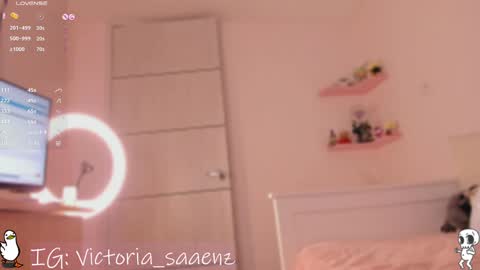 Snapshot of andromeedaa_ chatting on February 5, 9:18 pm Victoria Senz online show from February 5, 9:18 pm