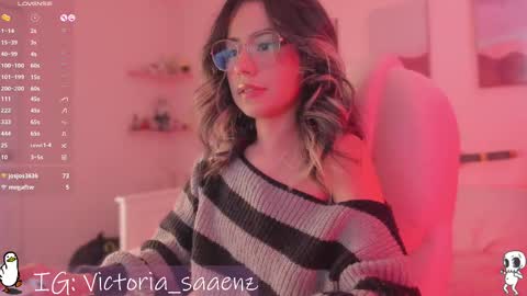 Snapshot of andromeedaa_ chatting on February 19, 9:47 pm Victoria Senz online show from February 19, 9:47 pm