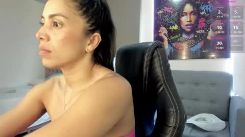 Andrea online show from March 9, 8:23 pm