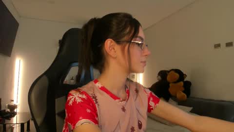      online show from March 6, 3:23 am