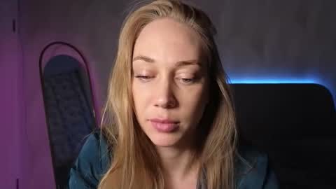 Snapshot of angel__blonde_ chatting on October 11, 7:16 pm angel blonde online show from October 11, 7:16 pm