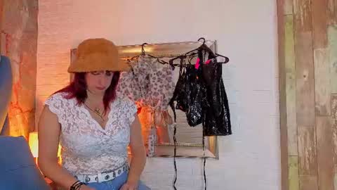 angel__red_ online show from June 10, 4:11 am