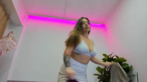 Snapshot of angel__vibe chatting on October 3, 8:58 pm angel__vibe online show from October 3, 8:58 pm