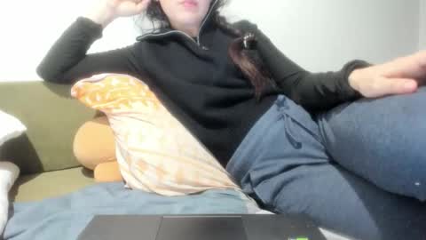 angel_lee__ online show from March 11, 12:20 pm