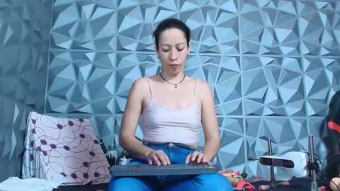 angel red77 online show from October 28, 7:52 pm