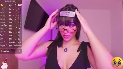Snapshot of angel_rouse_1 chatting on October 9, 2:05 am Angel online show from October 9, 2:05 am