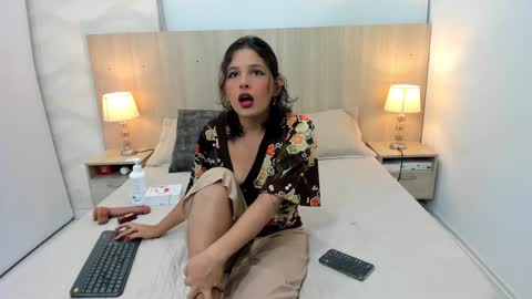 Angela Calderon online show from February 2, 1:55 am