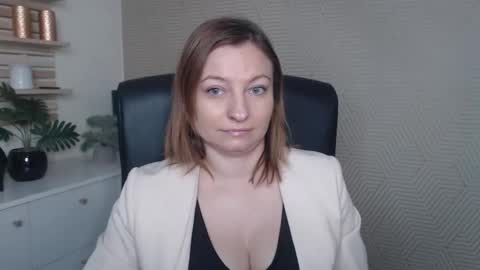 Angela online show from November 17, 6:36 am