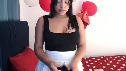 Snapshot of angela_santana_ chatting on February 16, 10:10 am Angela online show from February 16, 10:10 am