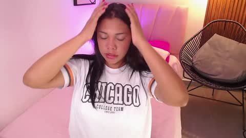 Snapshot of angela_santana_ chatting on December 30, 6:05 pm Angela online show from December 30, 6:05 pm