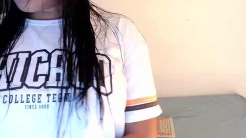 Snapshot of angela_santana_ chatting on February 9, 10:20 am Angela online show from February 9, 10:20 am