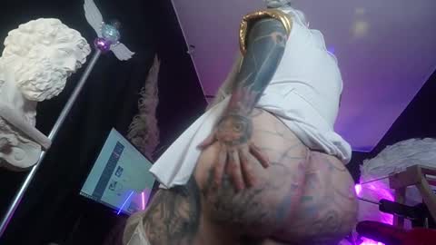 angelacianuro_ online show from October 17, 2:37 am