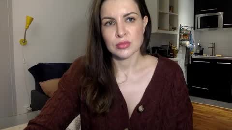 Angela online show from December 8, 8:15 pm