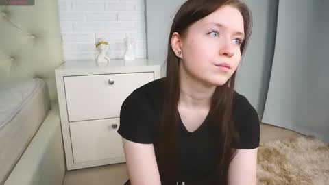 angelapratt online show from April 15, 7:58 pm