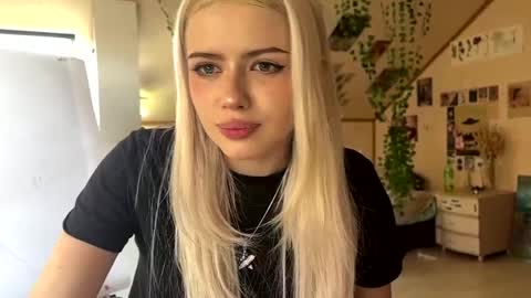 Lena online show from April 15, 9:10 am