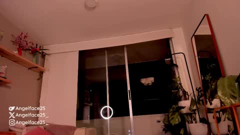 Snapshot of angelface25_ chatting on March 2, 11:50 pm . online show from March 2, 11:50 pm