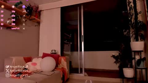 Snapshot of angelface25_ chatting on September 29, 11:10 pm . online show from September 29, 11:10 pm