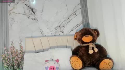 Snapshot of angeli_sexi chatting on October 4, 1:00 am Carolina online show from October 4, 1:00 am