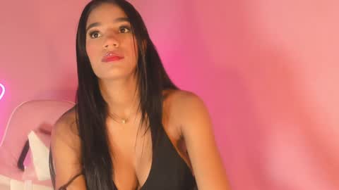 Snapshot of angeli_sexi chatting on December 31, 1:04 am Carolina online show from December 31, 1:04 am