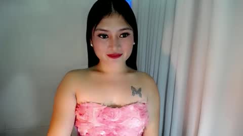 Snapshot of angelic_girlxx chatting on February 17, 9:21 pm Angie online show from February 17, 9:21 pm