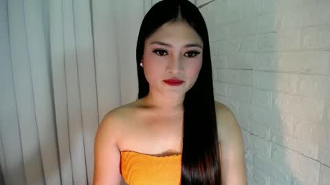 Snapshot of angelic_girlxx chatting on February 8, 11:33 am Angie online show from February 8, 11:33 am