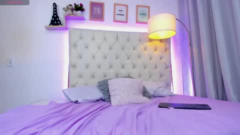 Snapshot of angelica_bonn chatting on September 17, 12:47 pm Angelica online show from September 17, 12:47 pm