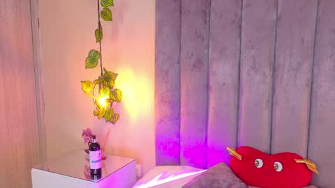 angelicaa_garcia online show from May 18, 12:00 pm