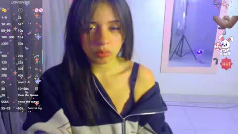Snapshot of angelie_3 chatting on September 15, 2:09 am angelie online show from September 15, 2:09 am