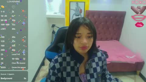 Snapshot of angelie_3 chatting on October 19, 6:15 am angelie online show from October 19, 6:15 am