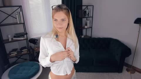Alice WOW online show from May 8, 8:28 am