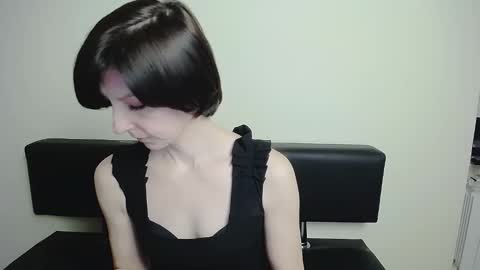 Snapshot of angelinalov_ chatting on February 14, 8:31 am Angelina online show from February 14, 8:31 am