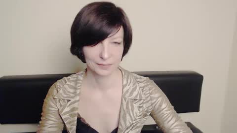 Snapshot of angelinalov_ chatting on February 8, 7:37 am Angelina online show from February 8, 7:37 am