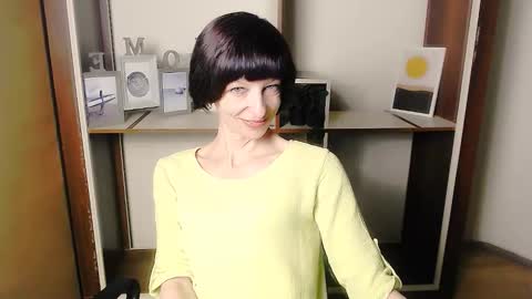 Snapshot of angelinalov_ chatting on September 13, 6:54 am Angelina online show from September 13, 6:54 am