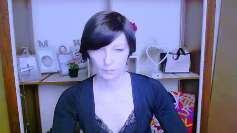 Snapshot of angelinalov_ chatting on January 28, 7:43 am Angelina online show from January 28, 7:43 am