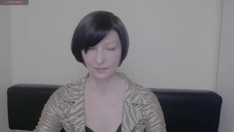 Snapshot of angelinalov_ chatting on February 18, 9:10 am Angelina online show from February 18, 9:10 am