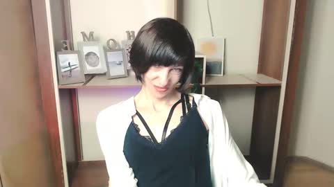 Snapshot of angelinalov_ chatting on October 18, 7:44 am Angelina online show from October 18, 7:44 am