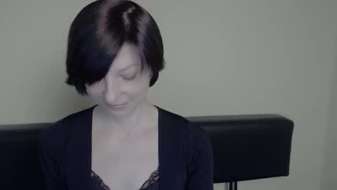 Snapshot of angelinalov_ chatting on February 6, 7:56 am Angelina online show from February 6, 7:56 am