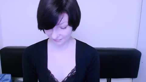 Snapshot of angelinalov_ chatting on January 22, 8:18 am Angelina online show from January 22, 8:18 am