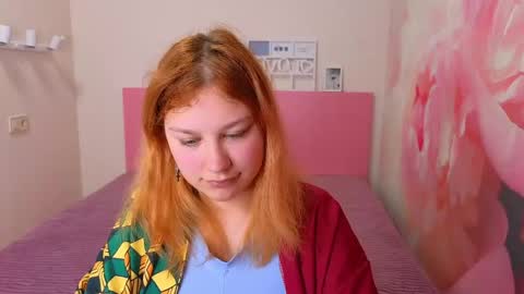 AngelinaLow online show from April 25, 11:46 am