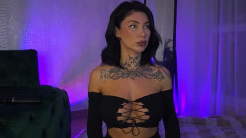 Snapshot of angelinarise chatting on December 30, 3:45 pm Angelina online show from December 30, 3:45 pm