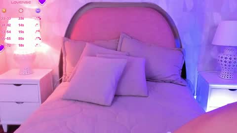 angeline online show from April 25, 12:52 pm