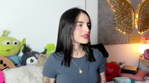 Angeline Smith  online show from February 22, 1:39 am