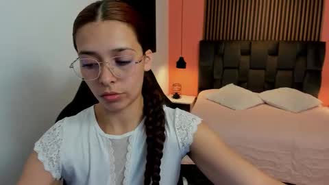 angeline_davies online show from January 14, 4:06 am