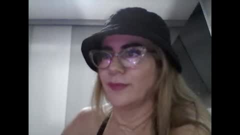 angelinna_12 online show from September 26, 8:34 am